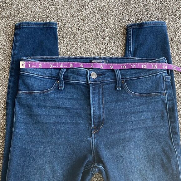 Abercrombie & Fitch Mid-Rise Jean Leggings - Size 28 (6R) - Picture 3 of 8